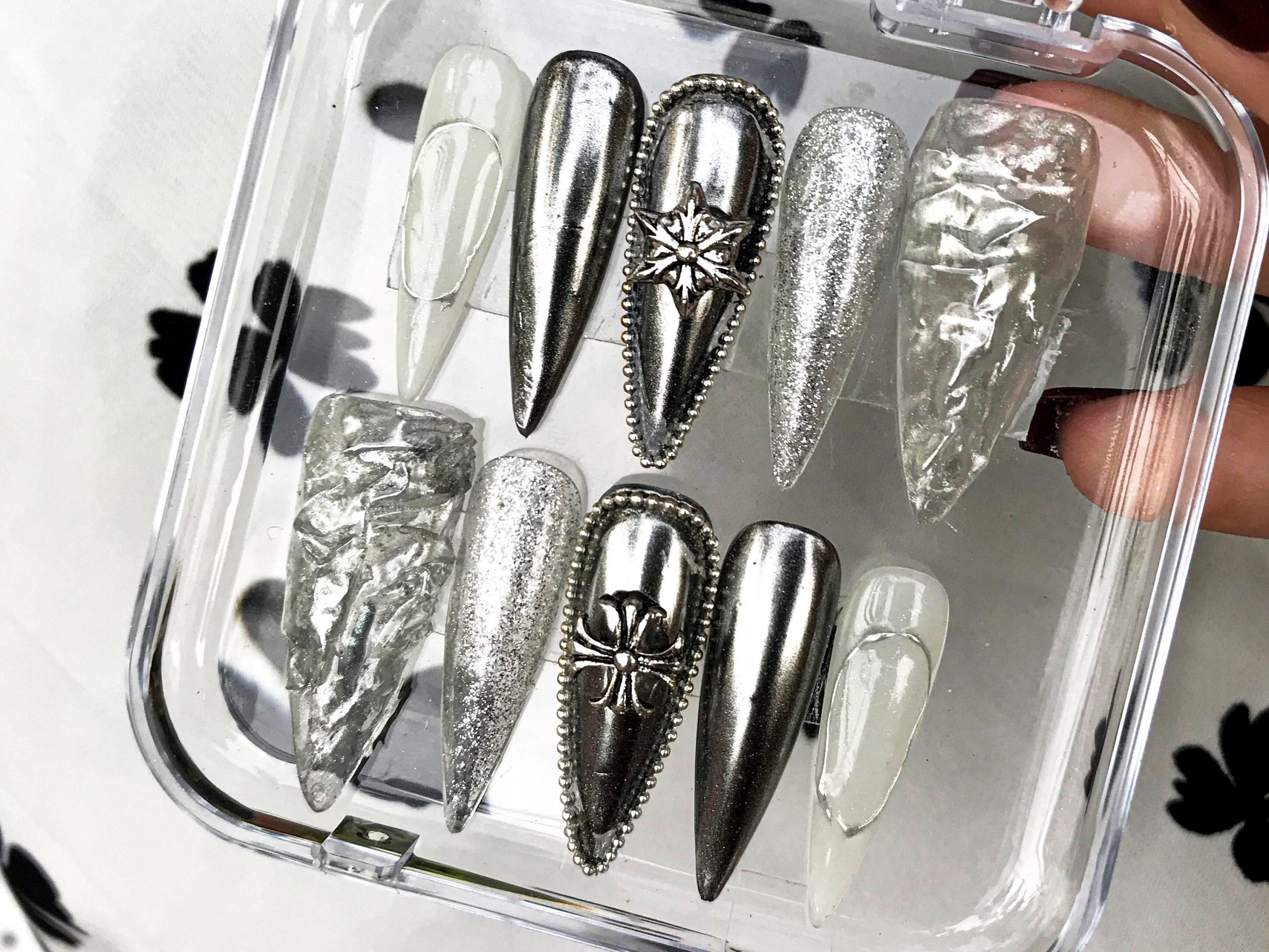 Silver Sparkling Mirror Press On Nails